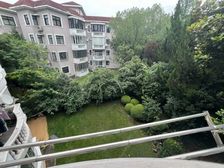 密度低,环境好,长宁区,地铁口,总高4层花园洋房,送车位