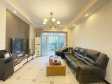 双轻轨地铁口,精装修,朝中庭朝安静,楼下大型商业综合体