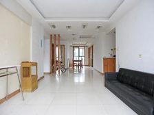 嘉城新航域非常正气,楼层好、采光佳,让您居住非常舒适!