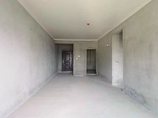 中建御湖壹号御园 近医院 有电梯 双卫 楼龄新 刚需小三居
