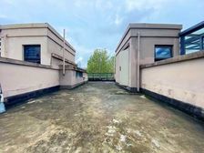 渝北照母山 300级 类独栋别墅 带花园和大露台 带车库