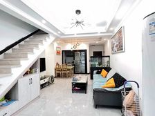 3号线轻轨站附近,精装大洋房,送露台,领包入住,周边配套齐全