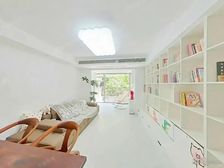 精装修两室两厅带花园
