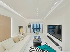 全屋精装修 边套全明3房 户型正气 诚意出售看房随时 带阁楼