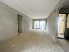 大两居 满五 车位充足 双卫 电梯房 楼龄新