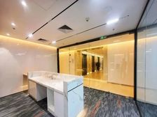 东三环地标 银泰中心 156平精装遗留2隔间+15工位出租