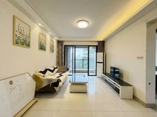 华为旁 保利2房 性价比一套 精装好房交通便捷 临地铁