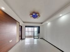 万科缤纷四季花园南区3房 南向 看花园 保养好