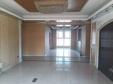 京华城商圈和美第大平层184平方中间楼层四开间朝南车库