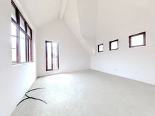 大院子边户湖郡华庭别墅 318.49平 毛坯 安静不临街