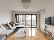 碧桂园凤凰琉璃海 142平精装四居室 一梯一户 带车位