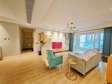 绿地悦城 清新奶油风精装三房全屋中央空调地暖带车位拎包入住