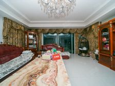 熙园,香蜜湖四大豪宅之一,位于侨香路与香蜜湖录交汇处,占地1