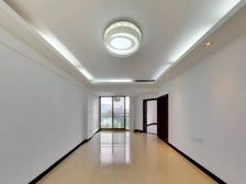 珠江半岛花园,精装望江三房,光线通风好,户型实用,视野开阔