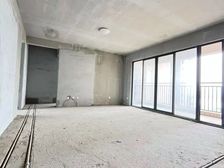 次新房御城花园大4房,非常安静,业主急售