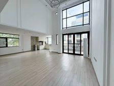 松山湖和堂 顶楼复式共三层有露台 全新装修配置家电即拎包入住