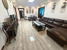 龙泉花园 三室二卫 精装修 163万元出售