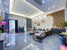 奥园新中式简约风豪装别墅 装修保养9成新南入户 5房2厅4卫