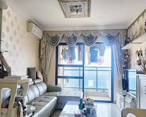万科四季花城 装修保养超好 华为旁小三房 可以直接拎包入住