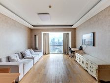 新地国际公寓 3室2厅 182.99平 有车位 书包在 急售