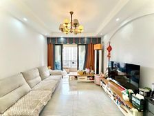 江北区 绿地海外滩摩尔公馆 精装二房 诚心出售