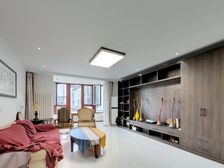 新上房源此房南北通透,高楼层,满五年唯一商品房