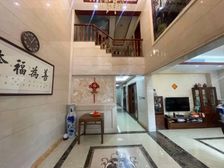 江中心位置华南摩尔对面 精装双拼大别墅 带电梯满五