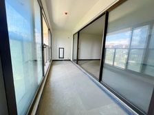 八数据中,公园头排,横厅四房,业主急卖