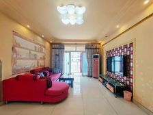 有!房东急售惨了 价格可议 看房方便。