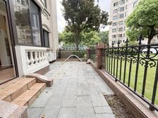 长宁区,地铁口,王子公寓一楼,3室2厅2卫 ,送60平花园