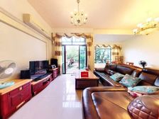 曼克顿私家前后花园 地势平整位置靓精致联排别墅业主诚售