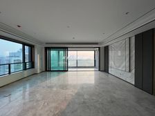 南滨路 两江峯一线江景 豪宅大平层 正看两江交互来福士