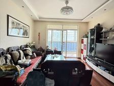 海上海新城!花园式的小区,楼间距大,高区南北通三房,看房随时