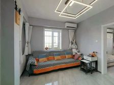 莹华里精装修两室,位置好,实用面积大