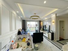 照母山光环商圈旁 精装四房 中间楼层 诚心 价出售