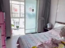 岸芷庭蓝 买一层送一层 楼上有窗户卫生间 53.8万