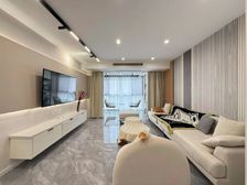 07年小区!全新豪装,中央空调地暖,双南南北通2房,双车位