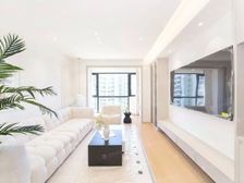地铁口! 豪华装修大三房!价格可谈!有车位伶包入住看房方便!