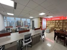 可做饭CBD商圈 带家具175平米庄家金融 随时能看 地铁口