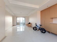 世茂璀璨公园 精装修3房南北通透+全配位置安静实景拍摄+急售