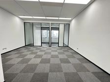 海亮大厦丨66平带两隔断丨精装修朝南,拎包入住