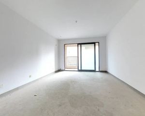 信业广场旁毛坯房,近地铁,采光好,高得房率