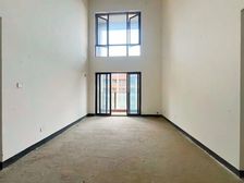 巴滨路地铁口,中庭大洋墅,可做大横厅,使用面积150平