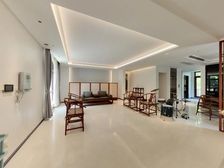 鸿园联排别墅边户,精装修花费400万,带侧面大院儿