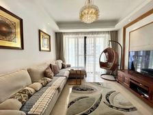 三亚市体育馆旁 。准新房95成,赠送家电家具。拎包入住。