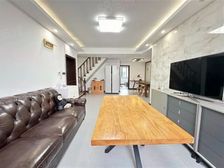 新上复式!我与房东单线联系!赠送大露台,五房空间大,利用率高