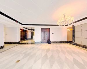 绿地锦天府 4室1厅 东北