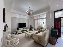 张江汤臣一期联排 有4个卧室 看中价格好谈 保养很好