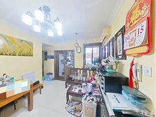 想要三房的看过来,天井已经搭好了房间