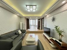 地铁口花城一期小面积低总价朝南向大2房,精装带家具家电随时看